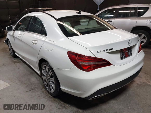 2018 Mercedes-Benz CLA 250 с VIN WDDSJ4GB0JN523159, выставлен на аукционе IAAI как лот 42055000 с пробегом 53 496 миль миль и . История ставок и продаж доступна на DreamBid. Изображение 3.
