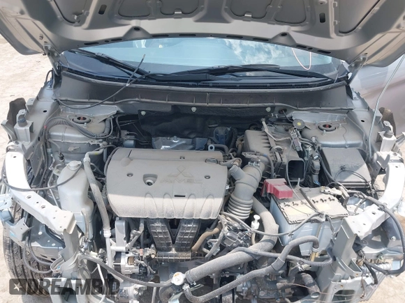 2024 Mitsubishi Outlander S z VIN JA4ARUAU6RU017646, wystawiony jako IAAI lot #42155361 z przebiegiem 1 044 mil mil oraz . Historia ofert i sprzedaży dostępna na DreamBid. Obrazek 10.