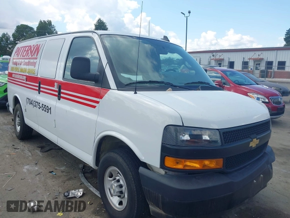 2022 Chevrolet Express Cargo Van with VIN 1GCWGAFP8N1281210, listed as a IAAI auction lot 40402854 with 25,280 mi miles. Bid and sale history available at carsss.com. Image 1.