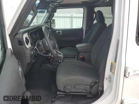 2025 Jeep Wrangler Sahara with VIN 1C4PJXEN7SW505719, listed as a Copart auction lot 52528025 with 8,911 mi miles and Clean Title. Bid and sale history available at DreamBid. Image 7.