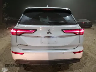 2023 Mitsubishi Outlander ES z VIN JA4J3TA82PZ009848, wystawiony jako Copart lot #82392604 z przebiegiem 52 123 mil mil oraz Szkoda całkowita • Salvage title. Historia ofert i sprzedaży dostępna na DreamBid. Obrazek 6.