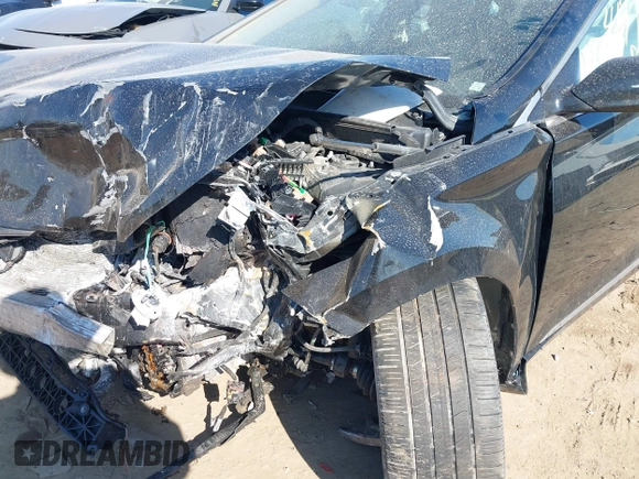 2016 Hyundai Azera with VIN KMHFG4JG5GA510143, listed as a IAAI auction lot 41776450 with Not Provided miles and . Bid and sale history available at DreamBid. Image 6.