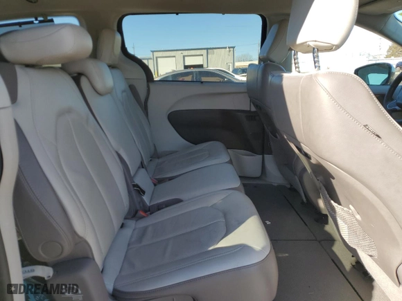 2018 Chrysler Pacifica Touring L with VIN 2C4RC1BG1JR102848, listed as a Copart auction lot 47889755 with 68,474 mi miles and Salvage Title. Bid and sale history available at carsss.com. Image 11.
