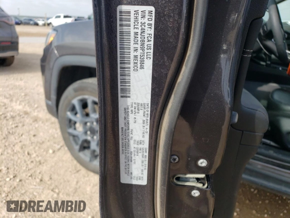 2023 Jeep Compass Altitude z VIN 3C4NJDBN9PT539846, wystawiony jako Copart lot #53848805 z przebiegiem 11 380 mil mil oraz Szkoda całkowita • Salvage title. Historia ofert i sprzedaży dostępna na DreamBid. Obrazek 14.