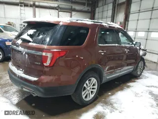 2018 Ford Explorer XLT with VIN 1FM5K8D83JGB29076, listed as a IAAI auction lot 41597170 with 139,152 mi miles. Bid and sale history available at carsss.com. Image 4.