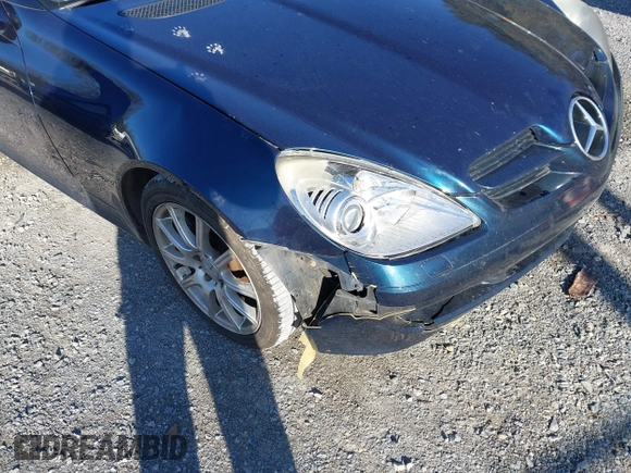 2005 Mercedes-Benz SLK 230/320 z VIN WDBWK56F55F040655, wystawiony jako IAAI lot #41971320 z przebiegiem 65 332 mil mil oraz . Historia ofert i sprzedaży dostępna na DreamBid. Obrazek 6.