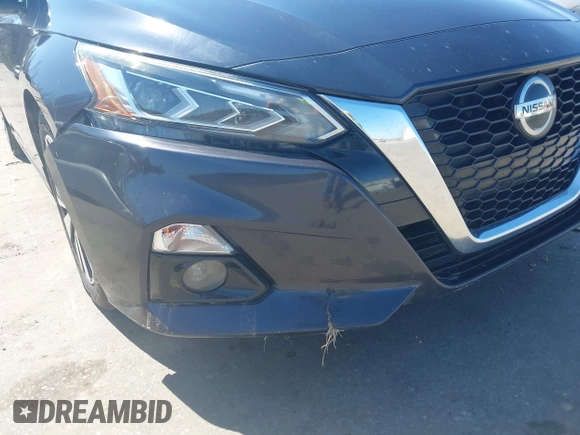 2019 Nissan Altima 2.5 Platinum with VIN 1N4BL4FV2KC113644, listed as a IAAI auction lot 41751975 with 125,617 mi miles. Bid and sale history available at carsss.com. Image 19.