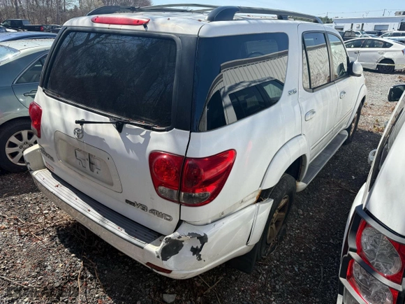 2005 Toyota Sequoia SR5 with VIN 5TDBT44A85S252478, listed as a Copart auction lot 53015495 with 193,501 mi miles and Clean Title. Bid and sale history available at carsss.com. Image 4.
