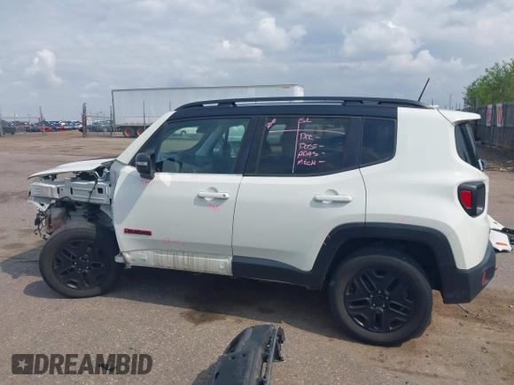 2018 Jeep Renegade Trailhawk with VIN ZACCJBCB9JPG76350, listed as a IAAI auction lot 40249880 with 74,926 mi miles. Bid and sale history available at carsss.com. Image 15.