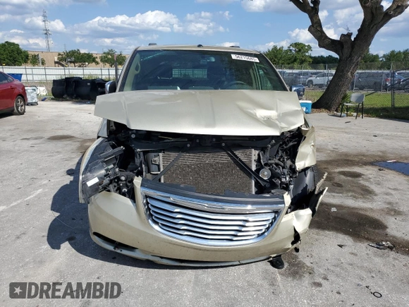 2011 Chrysler Town & Country Limited z VIN 2A4RR6DG5BR746552, wystawiony jako Copart lot #56215685 z przebiegiem 143 505 mil mil oraz Szkoda całkowita • Salvage title. Historia ofert i sprzedaży dostępna na DreamBid. Obrazek 5.