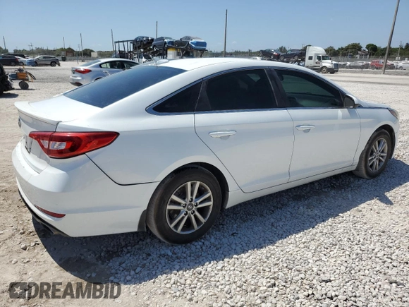 2017 Hyundai Sonata SE z VIN 5NPE24AF7HH577732, wystawiony jako Copart lot #54392035 z przebiegiem 74 327 mil mil oraz Szkoda całkowita • Salvage title. Historia ofert i sprzedaży dostępna na DreamBid. Obrazek 3.