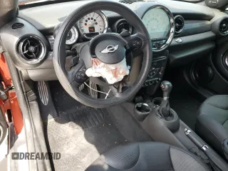 2014 MINI Roadster S z VIN WMWSY3C54ET595156, wystawiony jako Copart lot #68507474 z przebiegiem 43 608 mil mil oraz Tytuł czysty. Historia ofert i sprzedaży dostępna na DreamBid. Obrazek 8.