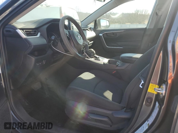 2020 Toyota RAV4 LE with VIN 2T3H1RFV7LC085928, listed as a Copart auction lot 47985445 with 57,249 mi miles and Salvage Title. Bid and sale history available at carsss.com. Image 7.