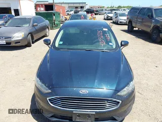 2020 Ford Fusion SE with VIN 3FA6P0HD8LR111256, listed as a IAAI auction lot 42032725 with 98,822 mi miles. Bid and sale history available at carsss.com. Image 12.