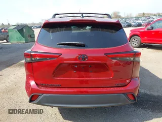 2022 Toyota Highlander LE with VIN 5TDBZRBH7NS569311, listed as a IAAI auction lot 42117066 with 18,579 mi miles and . Bid and sale history available at DreamBid. Image 16.