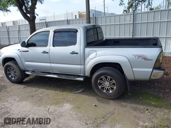2005 Toyota Tacoma PreRunner z VIN 3TMJU62N15M003398, wystawiony jako IAAI lot #42490056 z przebiegiem 246 125 mil mil oraz . Historia ofert i sprzedaży dostępna na DreamBid. Obrazek 14.