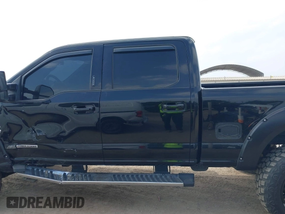 2018 Ford Super Duty F-250 SRW XL with VIN 1FT7W2BT7JEB26098, listed as a IAAI auction lot 41946894 with 160,396 mi miles. Bid and sale history available at carsss.com. Image 14.