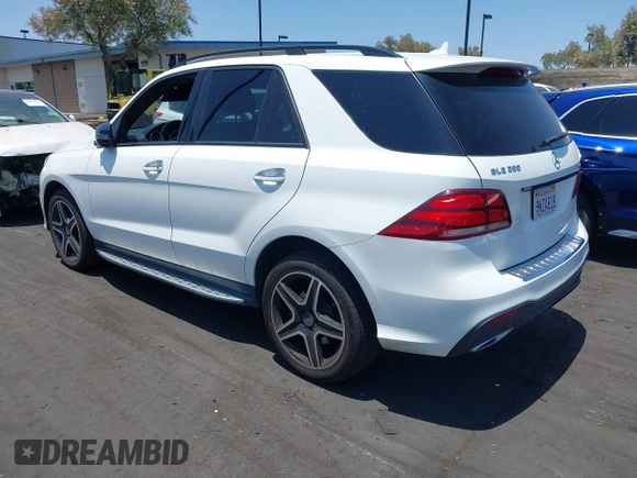 2018 Mercedes-Benz GLE 350 z VIN 4JGDA5JB0JB172588, wystawiony jako IAAI lot #42574600 z przebiegiem 79 132 mil mil oraz . Historia ofert i sprzedaży dostępna na DreamBid. Obrazek 3.