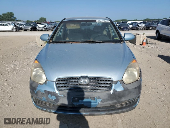 2006 Hyundai Accent GLS z VIN KMHCN46C56U050963, wystawiony jako Copart lot #60979955 z przebiegiem Nie podano mil oraz Czysty tytuł • Clean title. Historia ofert i sprzedaży dostępna na DreamBid. Obrazek 5.