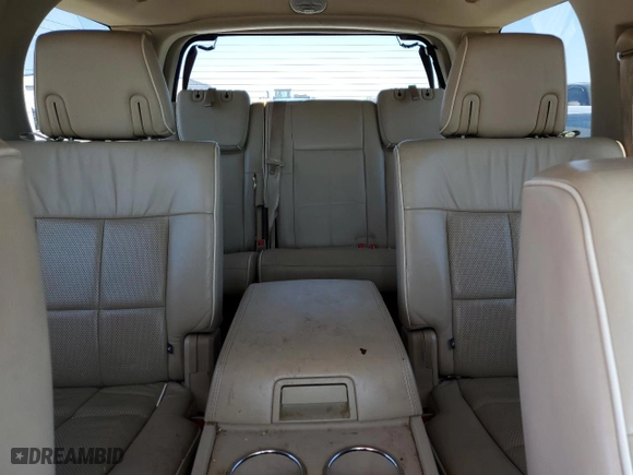 2007 Lincoln Navigator with VIN 5LMFU28557LJ13034, listed as a Copart auction lot 71301494 with 233,364 mi miles and Salvage Title. Bid and sale history available at carsss.com. Image 10.