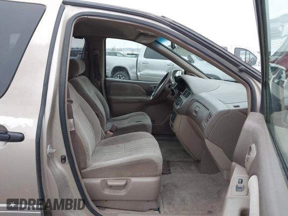 2002 Toyota Sienna LE with VIN 4T3ZF13C42U418853, listed as a IAAI auction lot 41248253 with 193,986 mi miles. Bid and sale history available at carsss.com. Image 5.