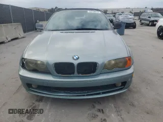 2002 BMW 3 Series 325Ci with VIN WBABS33402PG84108, listed as a Copart auction lot 88308915 with 238,035 mi miles and Non Repairable. Bid and sale history available at carsss.com. Image 5.