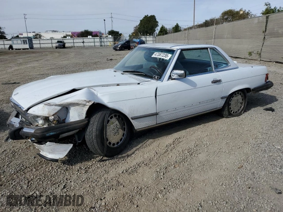 1989 Mercedes-Benz 560 Series 560SL with VIN WDBBA48D9KA103806, listed as a Copart auction lot 53533215 with 933,768 mi miles and Salvage Title. Bid and sale history available at carsss.com. Image 1.
