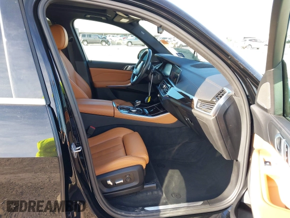 2021 BMW X5 sDrive40i with VIN 5UXCR4C03M9F14207, listed as a IAAI auction lot 41286501 with 41,679 mi miles and . Bid and sale history available at DreamBid. Image 5.