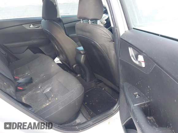 2021 Kia Forte LXS z VIN 3KPF24AD5ME270044, wystawiony jako IAAI lot #41405638 z przebiegiem 82 963 mil mil oraz . Historia ofert i sprzedaży dostępna na DreamBid. Obrazek 8.