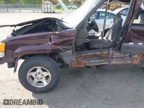1998 Jeep Grand Cherokee Laredo с VIN 1J4GZ58S1WC103355, выставлен на аукционе IAAI как лот 42128472 с пробегом Не указан миль и . История ставок и продаж доступна на DreamBid. Изображение 16.