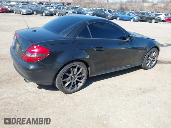 2008 Mercedes-Benz SLK 350 с VIN WDBWK56F48F179390, выставлен на аукционе IAAI как лот 41772723 с пробегом 148 691 миль миль и . История ставок и продаж доступна на DreamBid. Изображение 4.