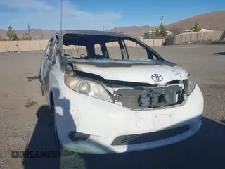 2012 Toyota Sienna LE AAS with VIN 5TDKK3DC2CS259437, listed as a IAAI auction lot 41440161 with 1 mi miles. Bid and sale history available at carsss.com. Image 6.