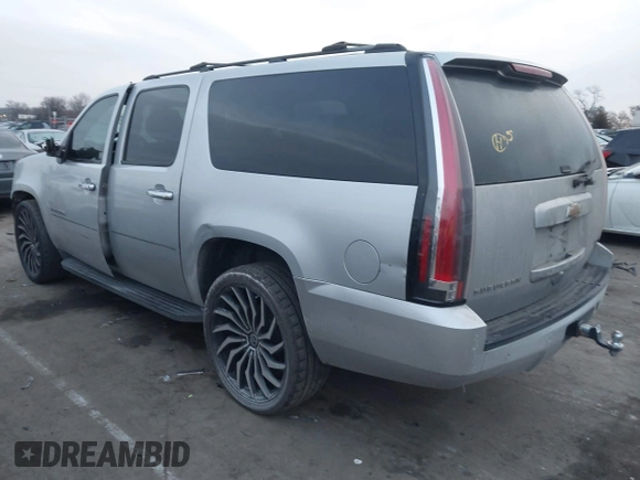 2011 Chevrolet Suburban LS with VIN 1GNSCHE07BR241468, listed as a IAAI auction lot 41376362 with 277,907 mi miles. Bid and sale history available at carsss.com. Image 3.