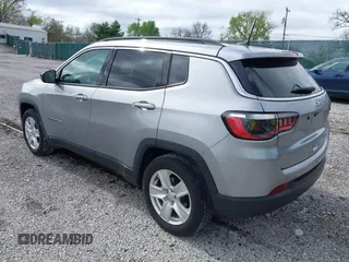2022 Jeep Compass Latitude with VIN 3C4NJCBB2NT139477, listed as a IAAI auction lot 41965959 with 25,098 mi miles and . Bid and sale history available at carsss.com. Image 3.
