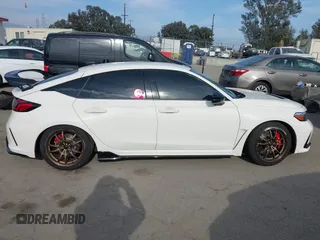 2023 Honda Civic Type R z VIN JHMFL5G44PX001921, wystawiony jako IAAI lot #42033169 z przebiegiem 18 913 mil mil oraz . Historia ofert i sprzedaży dostępna na DreamBid. Obrazek 14.