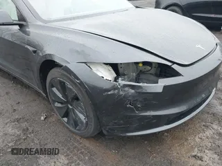 2024 Tesla Model 3 z VIN 5YJ3E1EA9RF858829, wystawiony jako IAAI lot #41160315 z przebiegiem 2 994 mil mil oraz . Historia ofert i sprzedaży dostępna na DreamBid. Obrazek 6.