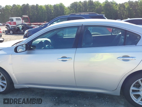 2010 Nissan Maxima SV with VIN 1N4AA5AP4AC825670, listed as a IAAI auction lot 42150640 with 117,626 mi miles and . Bid and sale history available at DreamBid. Image 14.