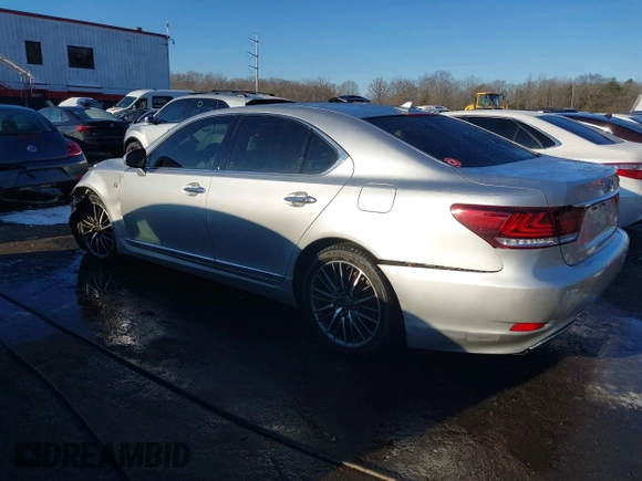2013 Lexus LS 460 z VIN JTHCL5EF5D5019441, wystawiony jako IAAI lot #41267136 z przebiegiem 185 549 mil mil oraz . Historia ofert i sprzedaży dostępna na DreamBid. Obrazek 3.