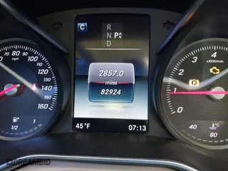 2017 Mercedes-Benz C-Class C 300 with VIN 55SWF4JB3HU234144, listed as a IAAI auction lot 41739164 with 82,924 mi miles. Bid and sale history available at carsss.com. Image 7.