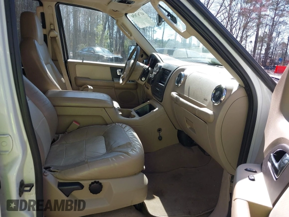 2005 Ford Expedition Eddie Bauer with VIN 1FMFU185X5LB08759, listed as a IAAI auction lot 41767650 with 272,530 mi miles. Bid and sale history available at carsss.com. Image 5.