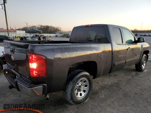 2010 Chevrolet Silverado 1500 LS with VIN 1GCSCREA9AZ177245, listed as a Copart auction lot 87244714 with 268,973 mi miles and Salvage Title. Bid and sale history available at carsss.com. Image 3.