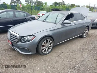 2019 Mercedes-Benz E 300 z VIN WDDZF4KB9KA575468, wystawiony jako IAAI lot #42366391 z przebiegiem Nie podano mil oraz . Historia ofert i sprzedaży dostępna na DreamBid. Obrazek 2.