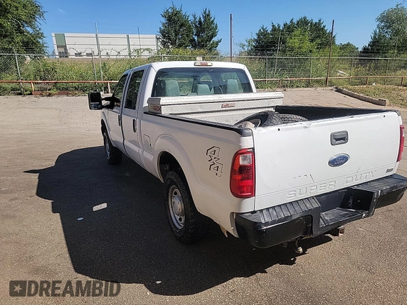 2011 Ford F-250 XL z VIN 1FT7W2B64BEC17079, wystawiony jako IAAI lot #42890662 z przebiegiem 106 522 mil mil oraz . Historia ofert i sprzedaży dostępna na DreamBid. Obrazek 9.