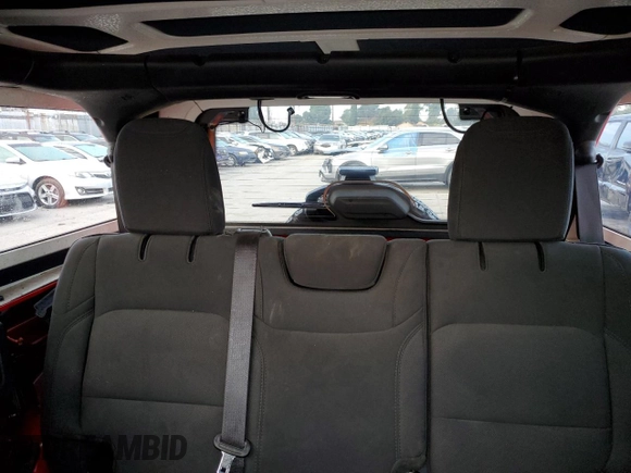 2022 Jeep Wrangler Unlimited High Tide with VIN 1C4HJXDG5NW107100, listed as a Copart auction lot 83231044 with 37,898 mi miles and Salvage Title. Bid and sale history available at DreamBid. Image 10.