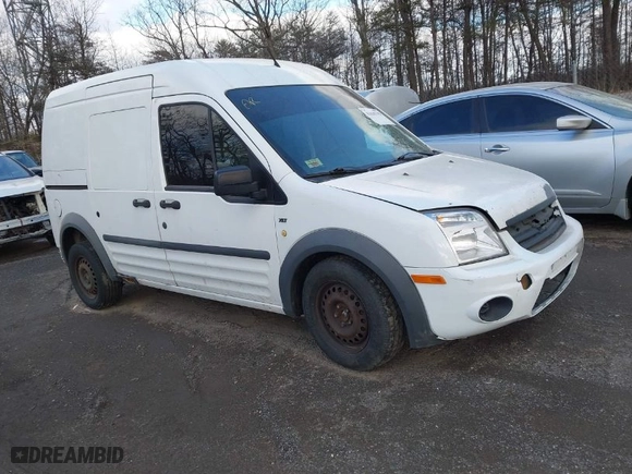 2013 Ford Transit Connect XLT with VIN NM0LS7BN3DT144006, listed as a IAAI auction lot 41638790 with 286,522 mi miles. Bid and sale history available at carsss.com. Image 1.