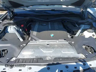2023 BMW X4 M40i z VIN 5UX43DT06P9T36381, wystawiony jako IAAI lot #41999429 z przebiegiem 21 444 mil mil oraz . Historia ofert i sprzedaży dostępna na DreamBid. Obrazek 9.