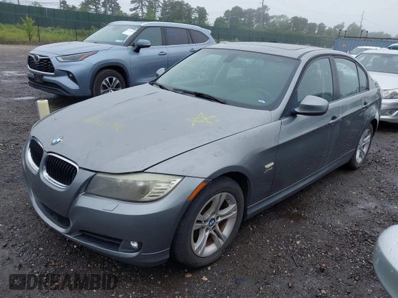 2011 BMW 3 Series 328i xDrive z VIN WBAPK5G56BNN30421, wystawiony jako IAAI lot #42536633 z przebiegiem Nie podano mil oraz . Historia ofert i sprzedaży dostępna na DreamBid. Obrazek 2.