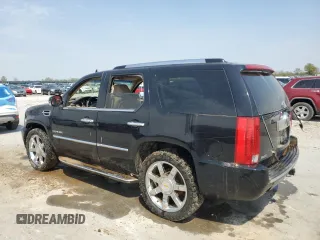 2010 Cadillac Escalade z VIN 1GYUKAEF5AR140423, wystawiony jako Copart lot #52850495 z przebiegiem Nie podano mil oraz Szkody całkowita. Historia ofert i sprzedaży dostępna na DreamBid. Obrazek 2.