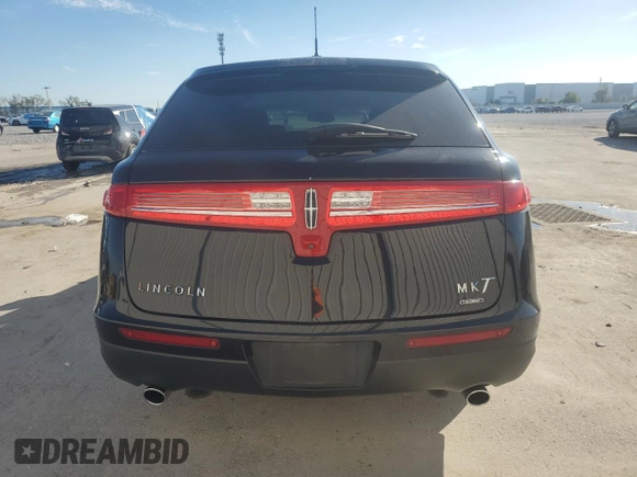 2016 Lincoln MKT EcoBoost z VIN 2LMHJ5AT9GBL02840, wystawiony jako Copart lot #47504655 z przebiegiem 67 245 mil mil oraz Szkody całkowita. Historia ofert i sprzedaży dostępna na DreamBid. Obrazek 6.