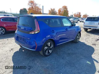 2023 Kia Soul GT-Line with VIN KNDJ53AU3P7208352, listed as a IAAI auction lot 40664100 with 7,484 mi miles. Bid and sale history available at carsss.com. Image 4.